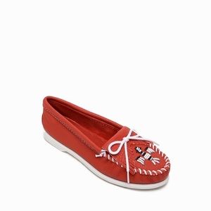 Minnetonka Women’s Red Thunderbird Moccasins